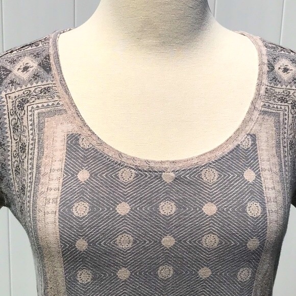 Lucky 🍀 Brand Scoop Neck Short Sleeve Blue/Gray/Tan PrintT Shirt Size Medium - Picture 3 of 14